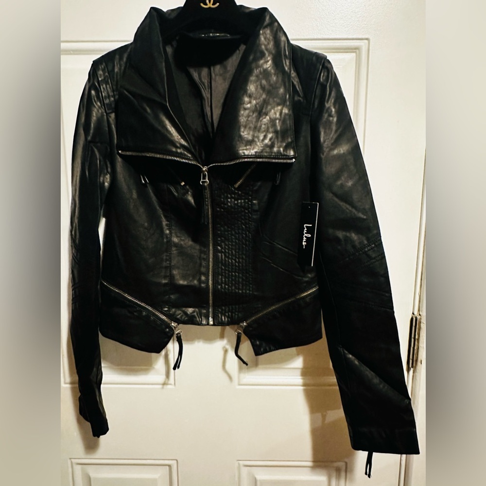 Lulus faux black leather UP ON A TUESDAY moto jack NWT Sz Small slight crop - Picture 1 of 8